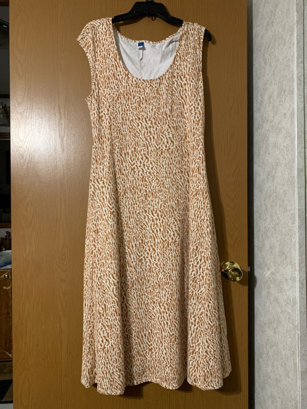 Old Navy Cream and Tan Printed Sleeveless Maxi Dress
